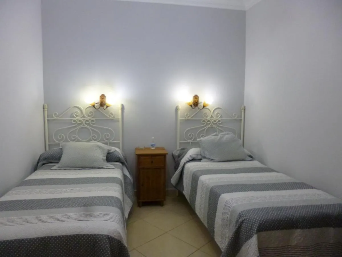 Hostel Hostal Virgen Del Rocio Los Palacios Y Villafranca